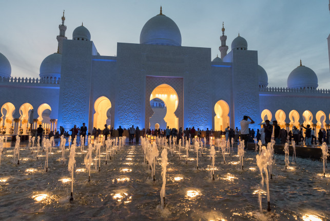 Abu Dhabi: Sheikh Zayed Moschee.