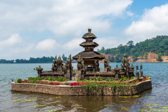 Danau Beratan