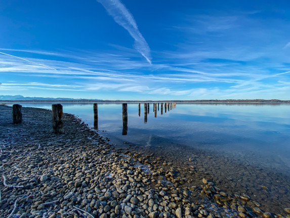 Starnberger See heute vormittag.
Kalt, aber schönes Licht und schöne Farben.
.
.
.
.