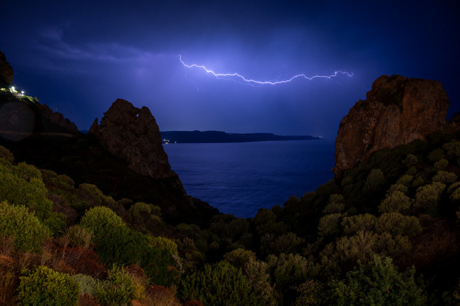 Blitzgewitter ● 30 mm ● 8.0 Sek. bei ƒ / 8,0 ● ISO 640